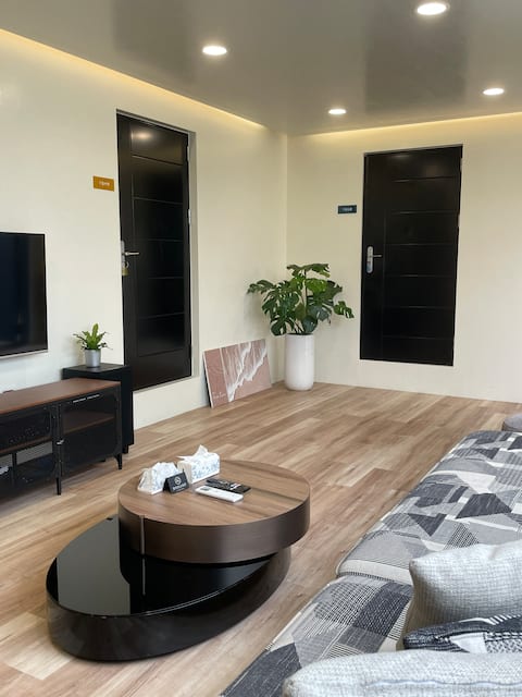 Little Ryukyu Big Bag Building Pool Villa (for 8-21 people)