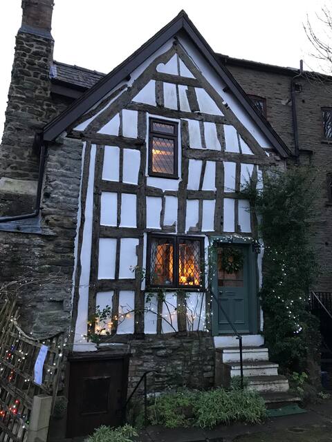 Molly's Cottage, Knighton, Powys