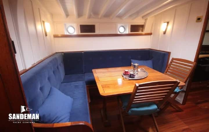 Appartement Dans Petit Yacht Historique. - Dinan