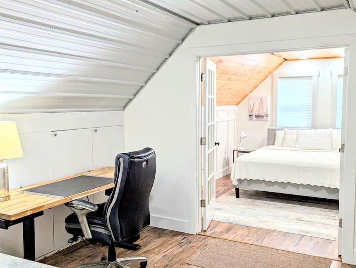 Detached garage loft bedroom- does not have a bathroom