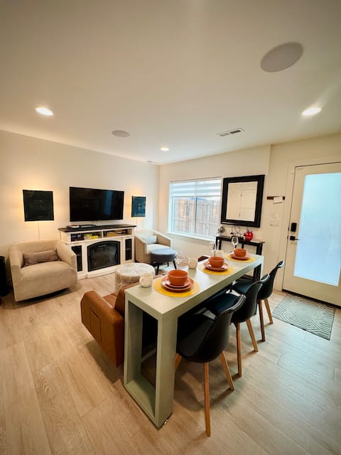 Successful Airbnb property: Oasis on the Park in Jefferson Park