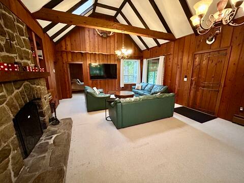 Popular Airbnb listing: Riverfront Lodge in Fraser Valley