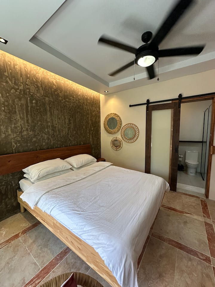 Bale Julyan Pool Room (2 Guests) - Tarlac