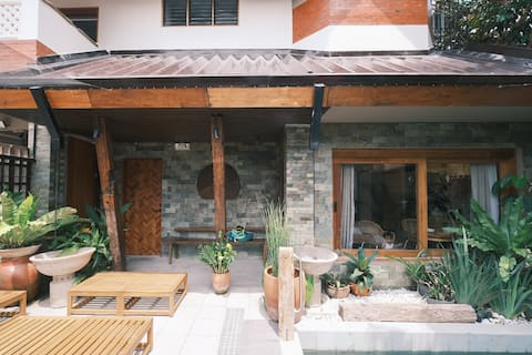 Bale Julyan Pool Room (2 guests)