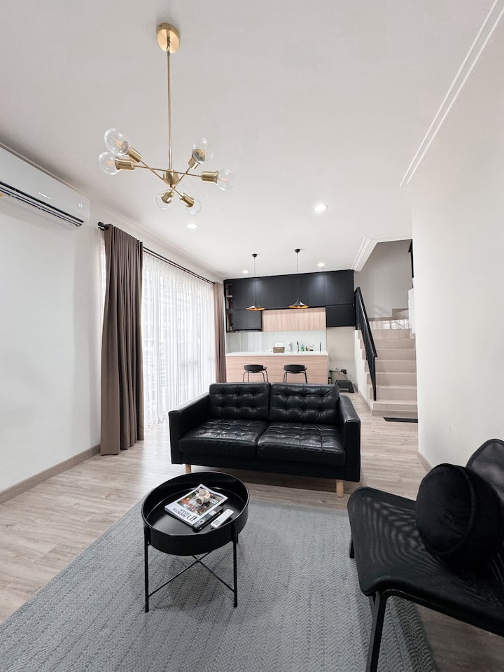 Kids-friendly 2br House Orange Groves / Nice Pik 2 - Aéroport de Jakarta Soekarno-Hatta (CGK)