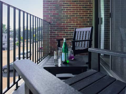 Stunning Design|Fireplace|Custom Desk|Balcony