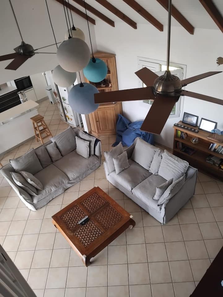 غرفة المعيشة