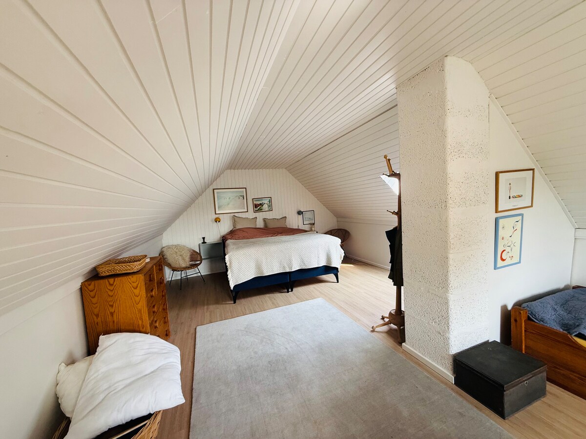 Ორადგილიანი საწოლი. დიდი ზომის.