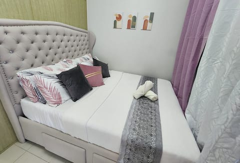 Big New-Karaoke-Netflx-Balcony-City view-SM North