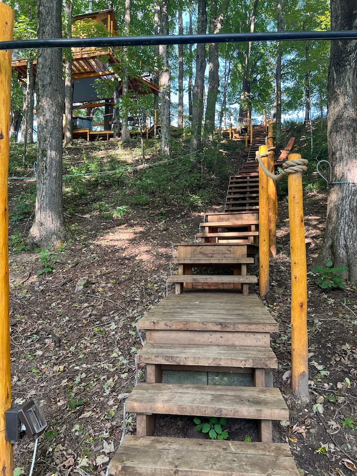 Green Mtn. Treehouse/w Hot tub