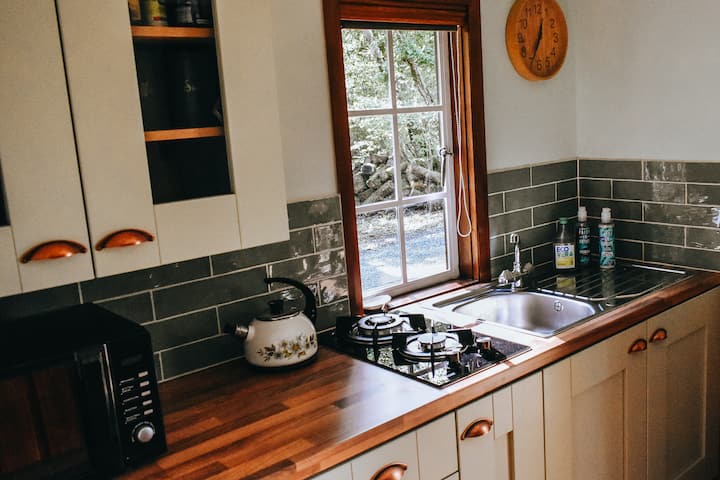 Luxury Woodland Eco Lodge - Brecon