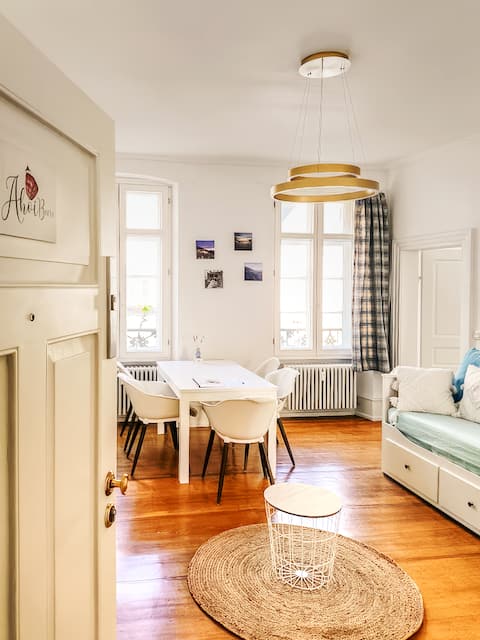 Top performing Airbnb: Historic Old Town Flat Near Castle in Heidelberg