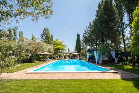 Villa TeresaAnastasia 25 Minutes from Rome