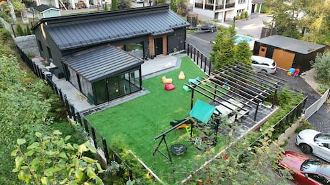 Villakinghill Modern family holiday home