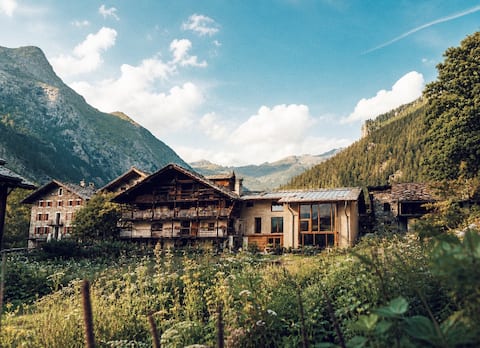 Casalpina Enchanting Alpine Chalet