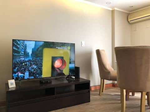 Anuncio de Airbnb popular: Brand New Premium Duplex Retiro Coch Accommodation en Comuna 1