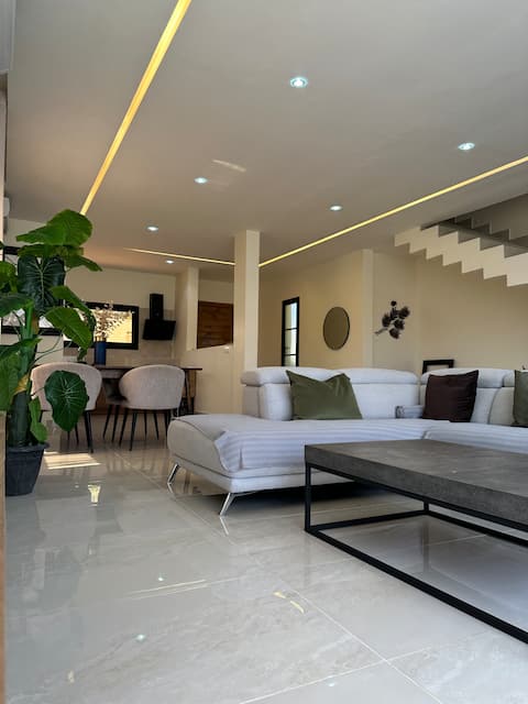 Modern duplex in Lomé – ideal for families & groups