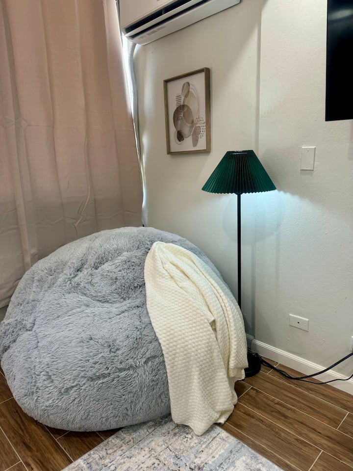 Ocean View Studio Great Location - Guam