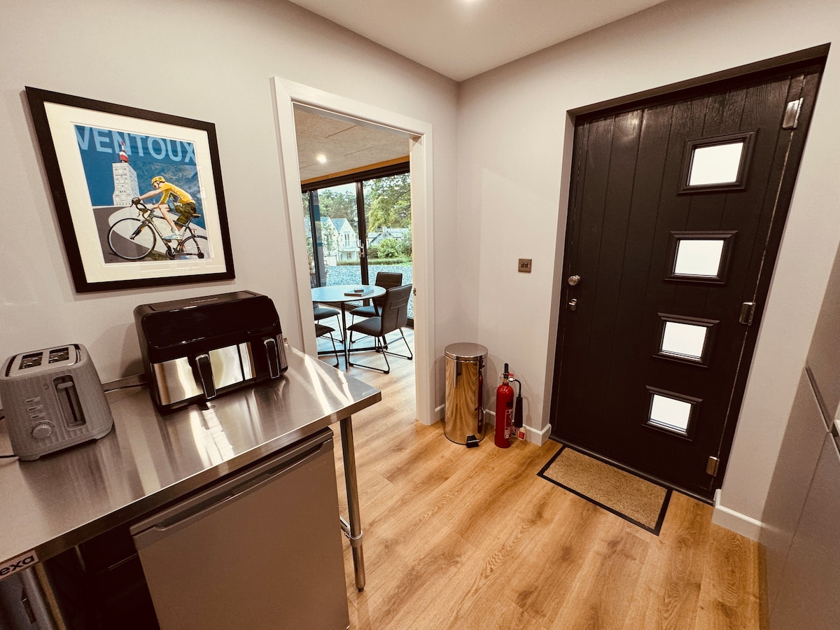 Popular Airbnb listing: Lake View Lodge in Westmorland And Furness