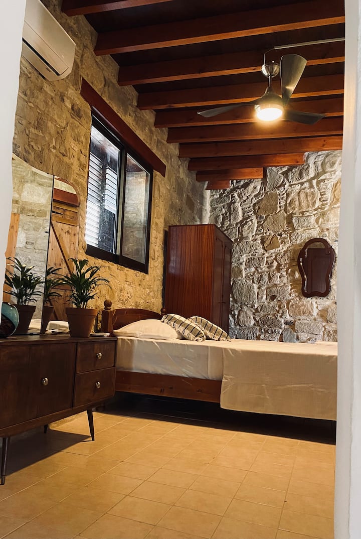 საძინებელი 1