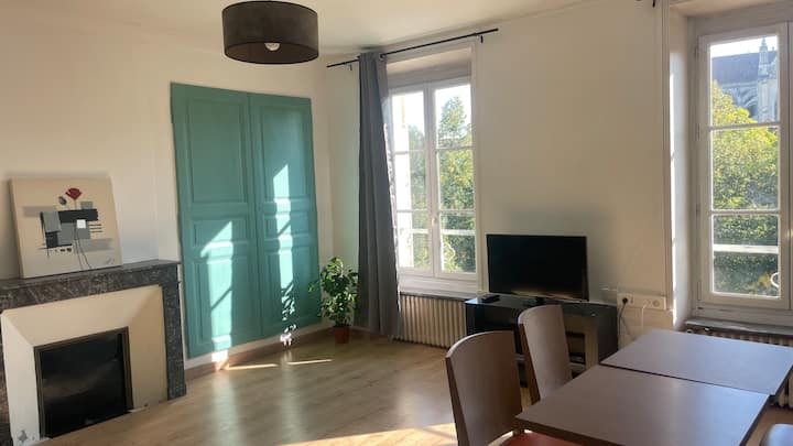 Appartement 2 Lumineux Vue Cathédrale Plein Centre - Nanteuil-lès-Meaux