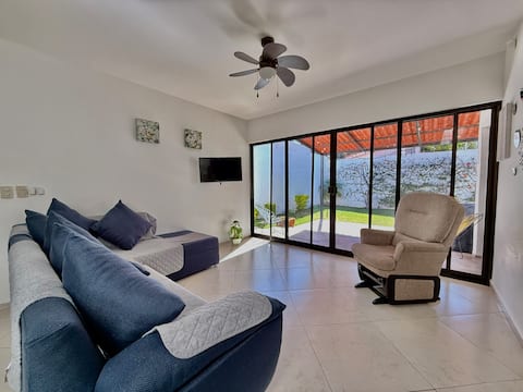 Popular Airbnb listing: MB39|LeonComanjilla|Invoice|PtoInterior|Airport in León De Los Aldama