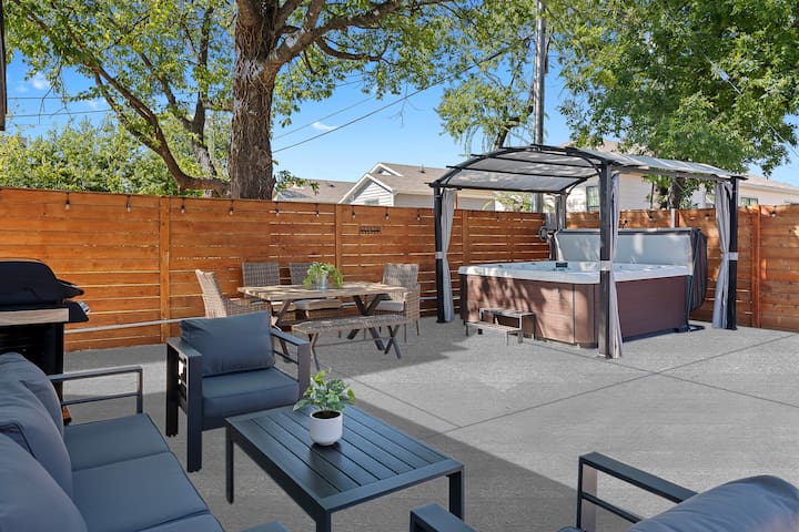 Spacious 5Bdr/5Bath in Downtown FW Stockyards TCU