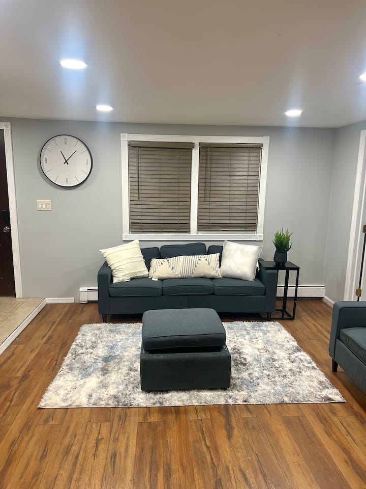 Suburban Short & Long Term Rental In Quiet Area - SeaQuest Woodbridge, Woodbridge Township