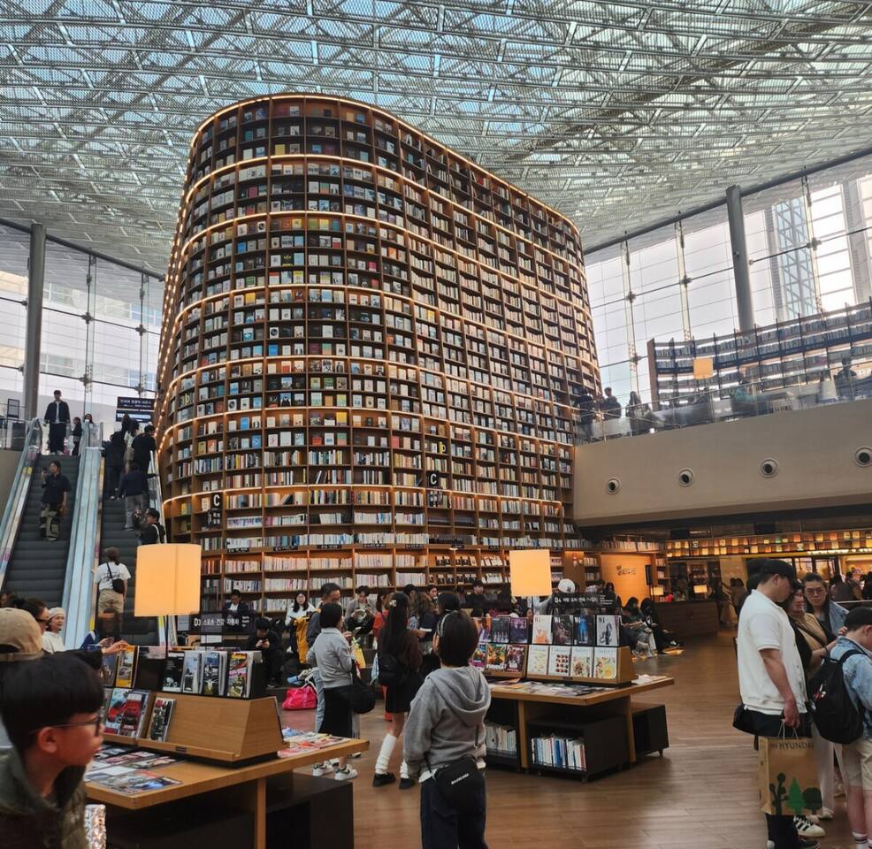 This is the COEX Starfield Library. You can read all the books here for free.