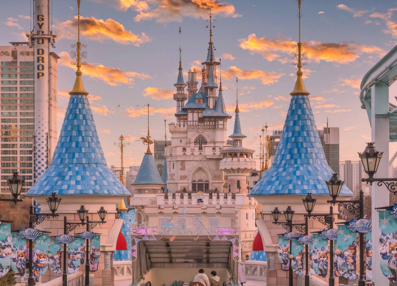 It is Lotte World, which is children's favorite.