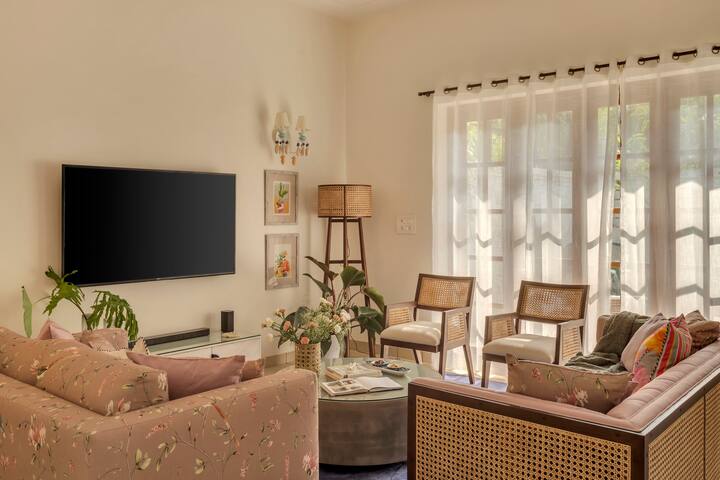 Living room image 2