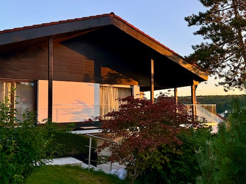 Large 120 sqm apartment with views over the Blautal