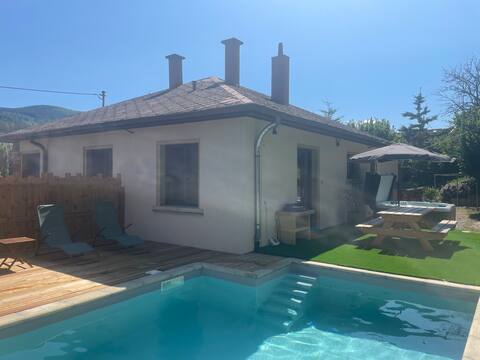 Maison L'Impasse: heated pool, spa, fireplace