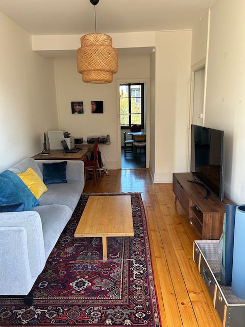 Popular Airbnb listing: Cozy accommodation near Geneva train station in Genève