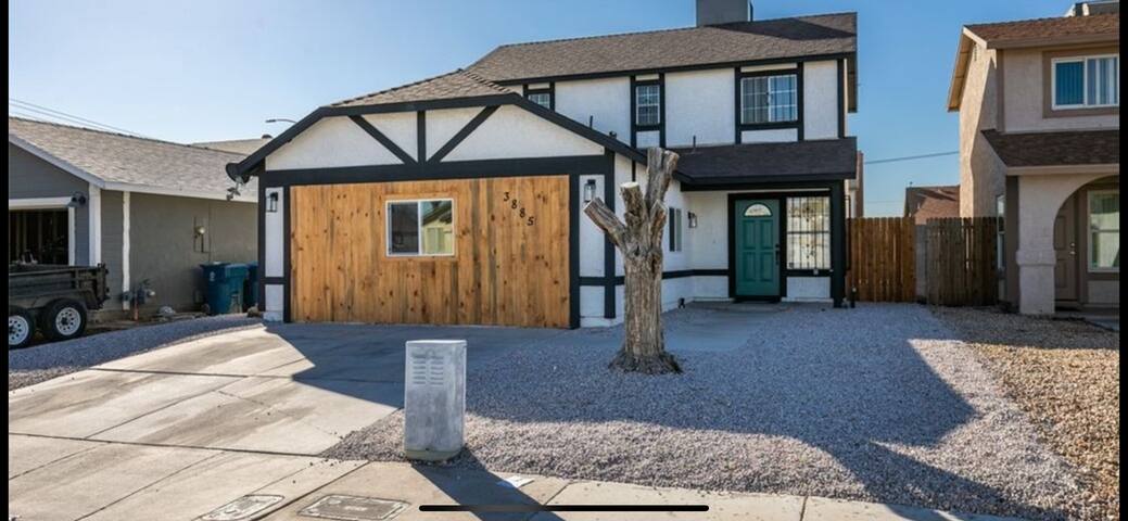 Casita vegas with Pool gallery image 3