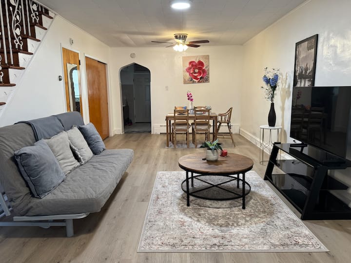 Getaway House W/ Backyard - Philadelphia, PA