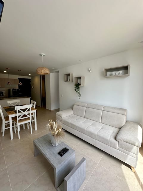 Luxurious apartment/ wifi / 3 bedrooms/ pool