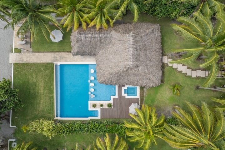 Palm House facing the ocean @Cangrejera