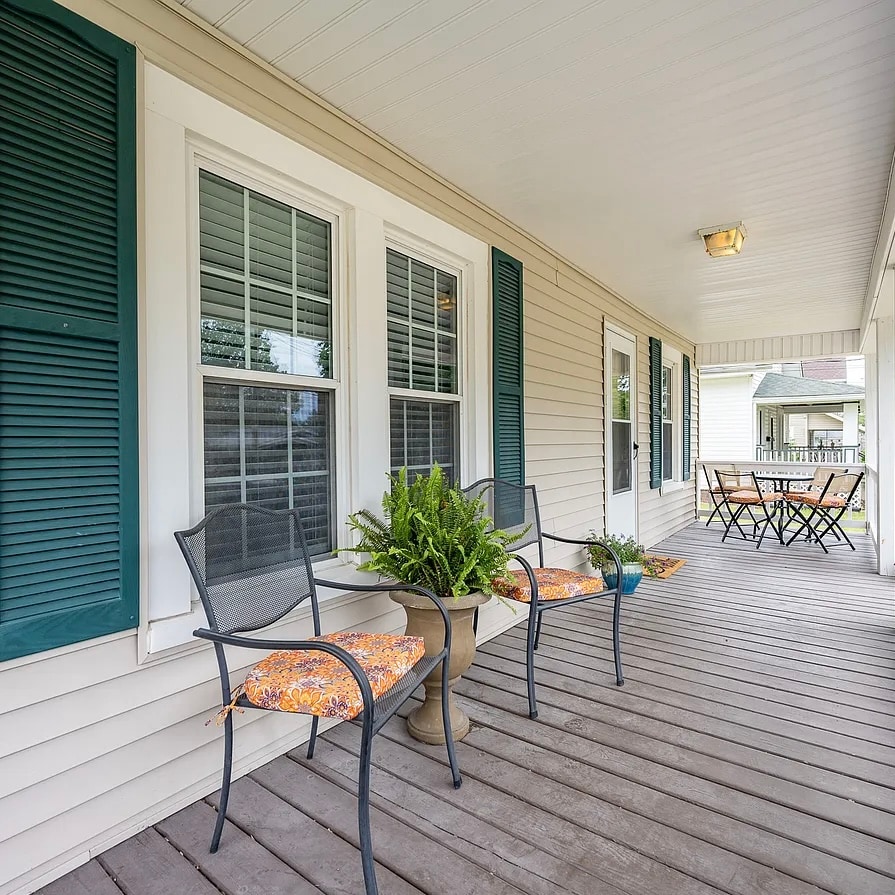 Campus Cottage