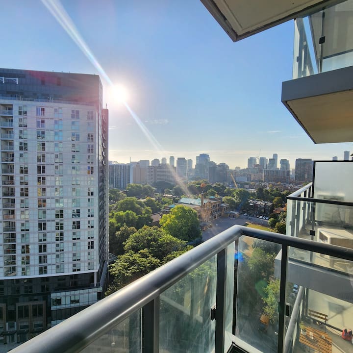 Cozy Dt To Unit-central Location-monthy Discount - Toronto