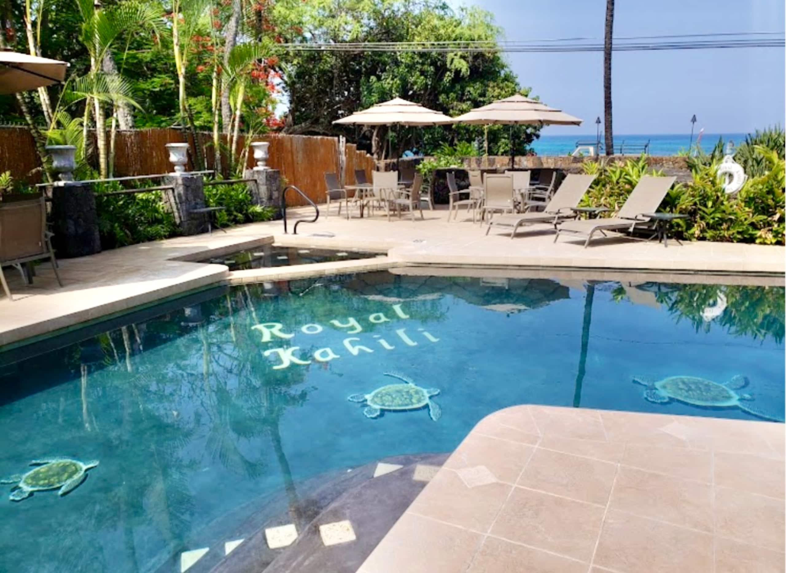 Condo in Kailua-Kona · ★4.48 · 2 bedrooms · 4 beds · 2 private baths - Image 1