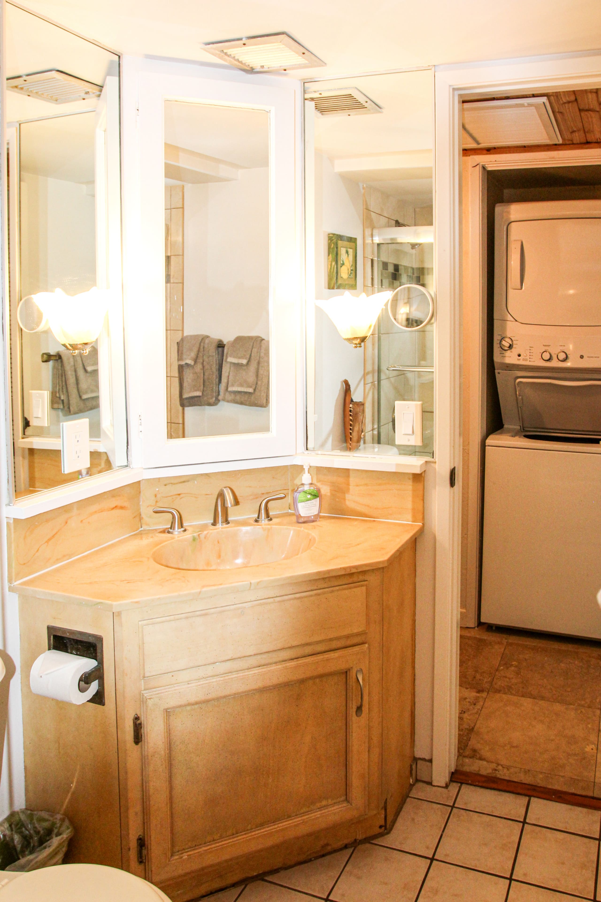 Condo in Kailua-Kona · ★4.48 · 2 bedrooms · 4 beds · 2 private baths - Image 29