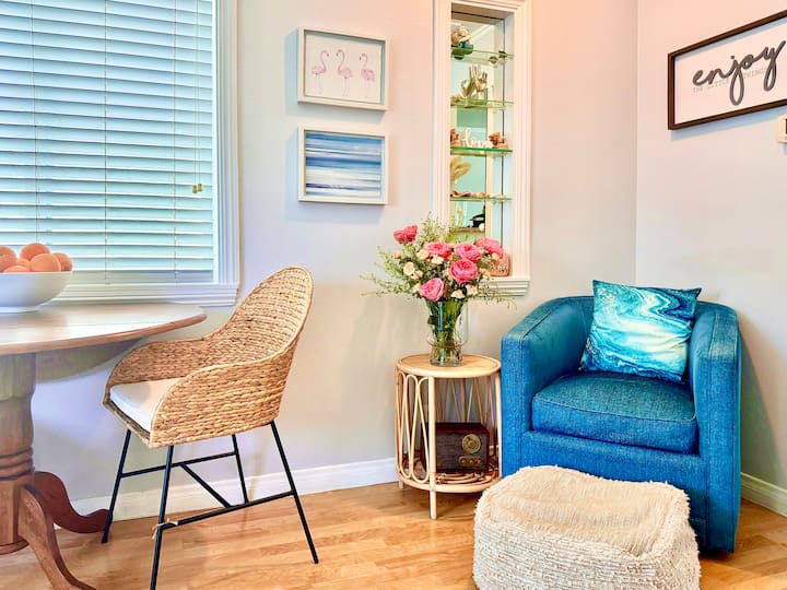 Hb Hideaway: Downtown Gem With Bikes & Beach Vibes - Huntington Beach, CA