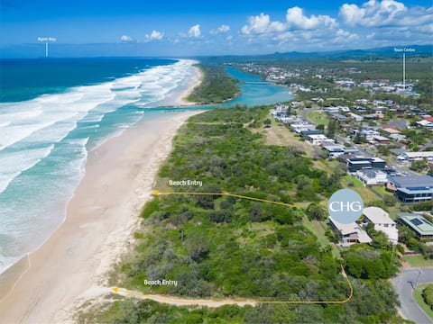 Classic Beach House on Surfside - Pet Friendly