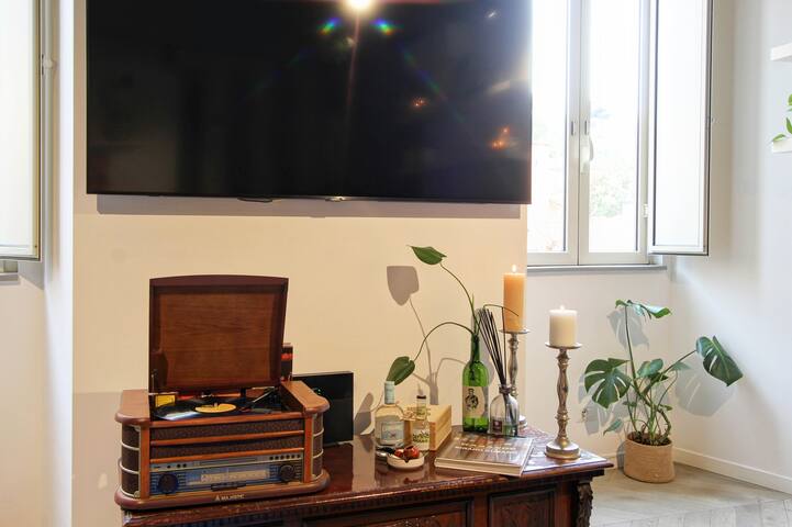 The evening of miracles gallery image 5