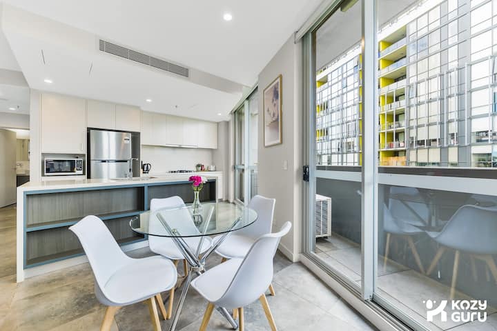 Kozyguru | Mascot | 2 Bed Apt + Free Parking - Sydney