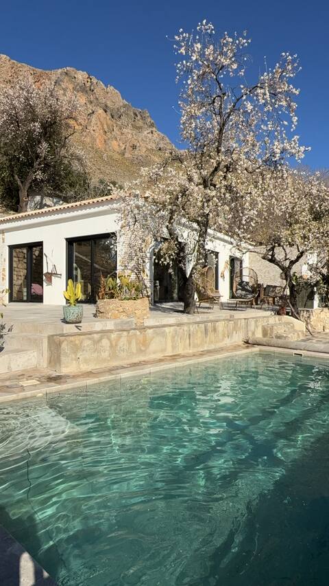 Villa Omdal with spectacular Mountain View