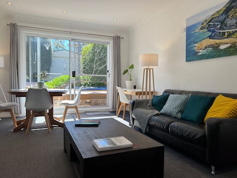 Popular Airbnb listing: Comfy Stanwell Tops 2BR stay in Wollongong City Council