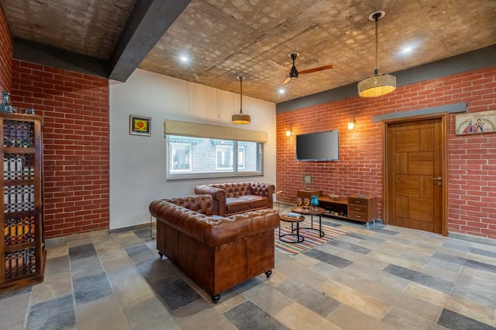 3-bhk + Attic | Garden | Scenic Views - Kasauli
