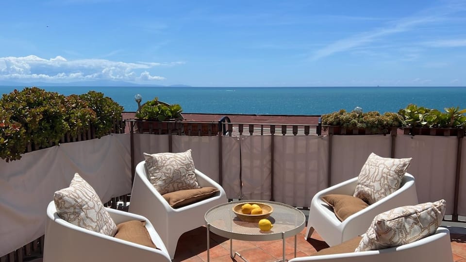BBHome, above the Amalfi Coast at Vietri, Vietri sul Mare, Campania, Italy, photo 1 of 10